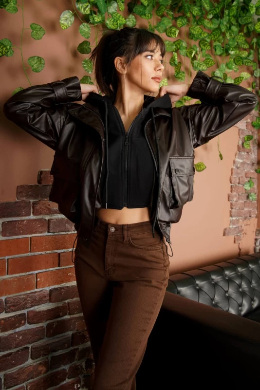 Kahverengi Kapşonlu Deri Mont