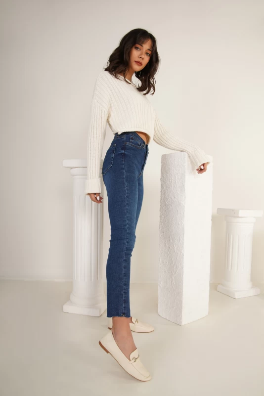 Koyu Mavi Paçası Lazer Kesim Kot Pantolon