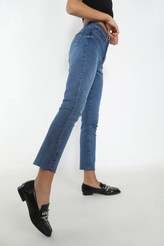 Mavi Paçası Lazer Kesim Kot Pantolon