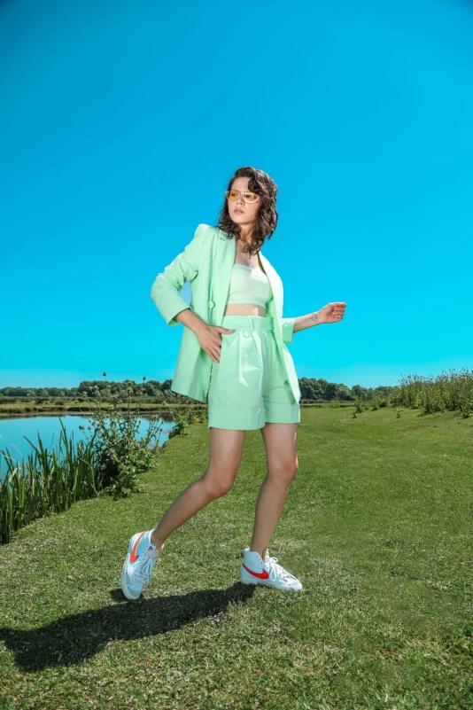 Mint Yeşili Keten Blazer Ceket ve Mint Yeşili Keten Şort