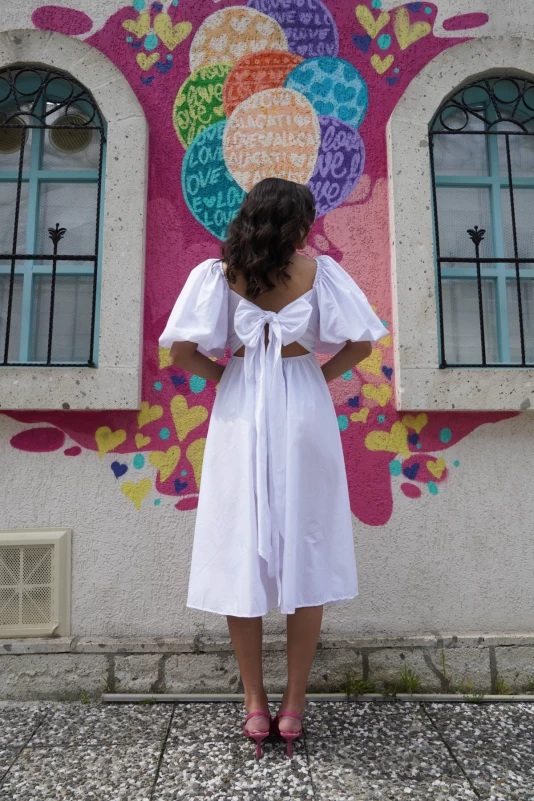 Beyaz Kurdele Detaylı Elbise