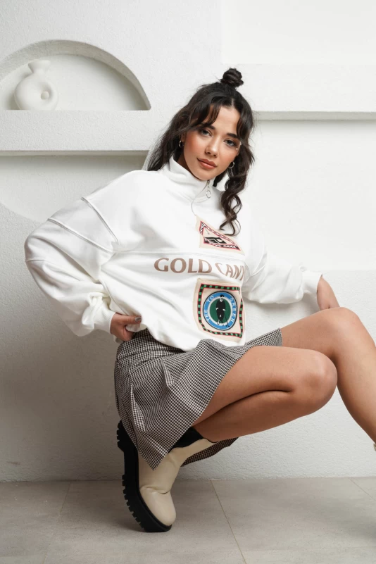 Ekru Baskı Ve Nakışlı Sweatshirt, Siyah Kazayağı Desenli Etek