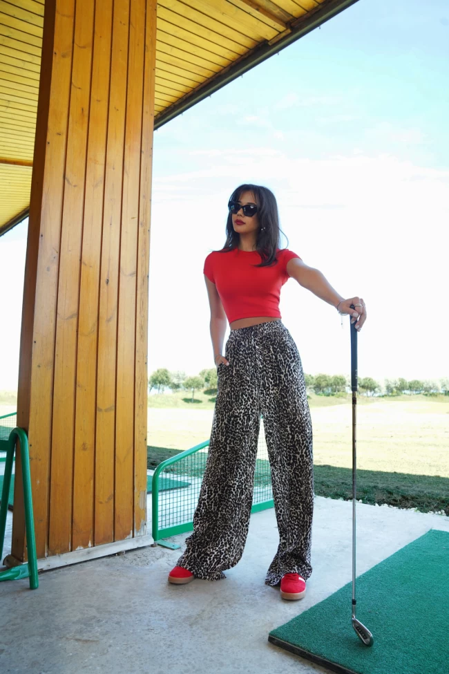 Kahverengi Leopar Beli Lastikli Pantolon, Kırmızı Bisiklet Yaka Crop