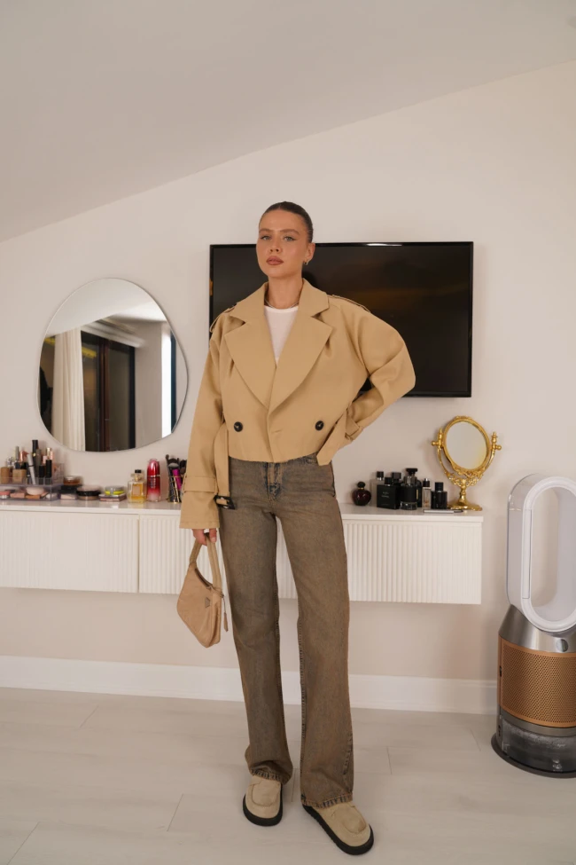 Bej Kemer Detaylı Ceket