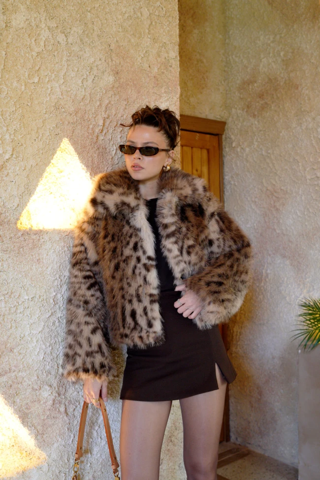 Siyah Yırtmaçlı Şort Etek