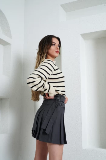 Gri Asimetrik Pileli Etek