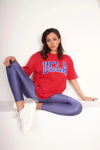Kırmızı UCLA Baskılı T-Shirt