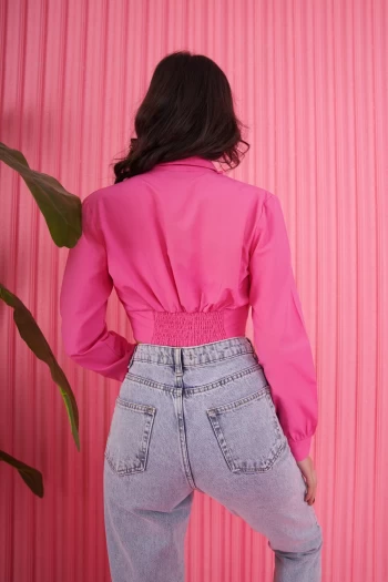 Pembe Kolye Detaylı Gömlek