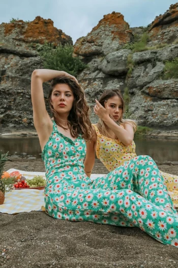 Yeşil Papatya Desenli Tulum