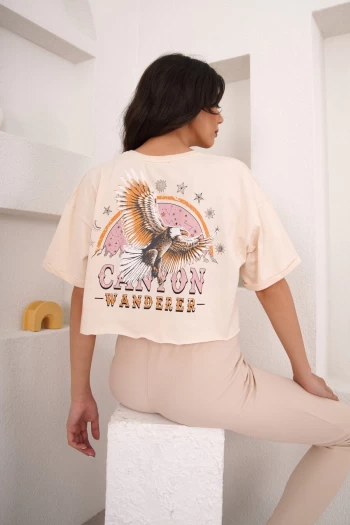 Açık Bej Sırtı Baskılı Crop T-Shirt