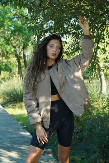 Haki Oversize Bomber Ceket, Siyah OYSH Biker Tayt, Siyah Basic Crop T-Shirt