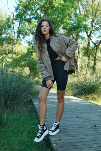 Haki Oversize Bomber Ceket, Siyah OYSH Biker Tayt, Siyah Basic Crop T-Shirt