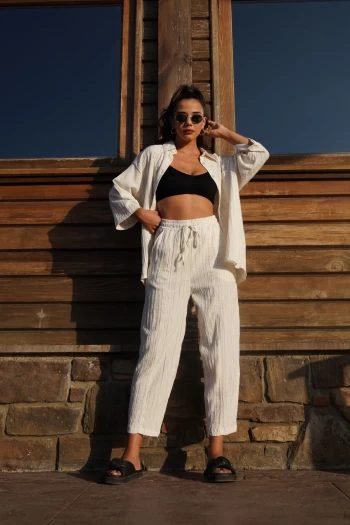 Krem Müslin Gömlek Takım, Siyah V Yaka İp Askılı Crop
