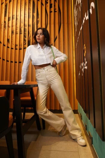 Silver Boru Paça Parlak Pantolon, Beyaz Tek Cepli Crop Gömlek