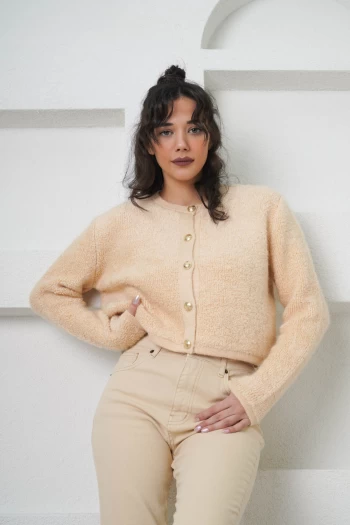 Vanilya Teddy Hırka, Bej Paçası Lazer Kesim Kot Pantolon