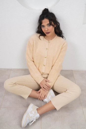 Vanilya Teddy Hırka, Bej Paçası Lazer Kesim Kot Pantolon