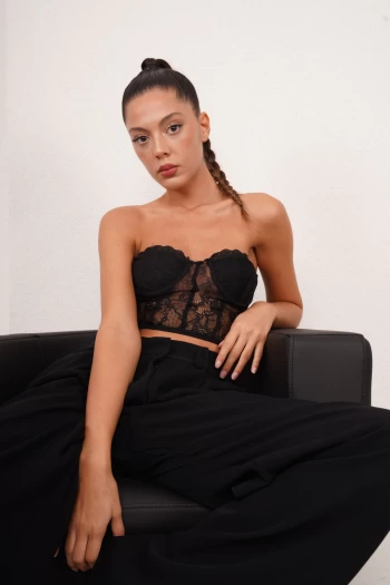 Siyah Dantelli Crop Bluz, Siyah Palazzo Pantolon, Gri Premium Overisize Blazer Ceket