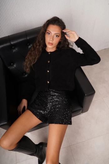 Siyah Teddy Hırka, Siyah Pul Payet Şort