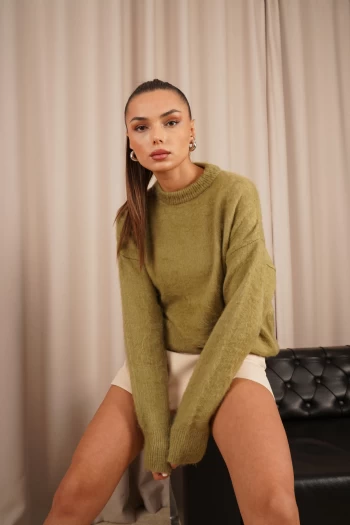 Yeşil Bisiklet Yaka Yumoş Kazak, Bej Özel Dikim Şort Etek