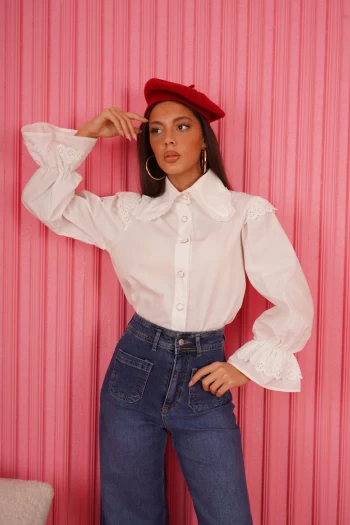 Beyaz Dantel Detaylı Gömlek, Mavi ZR Önü Cepli Jean