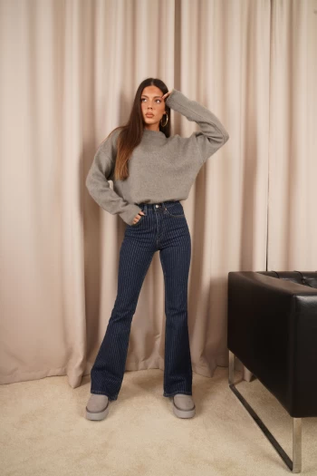 Lacivert ZR İspanyol Paça Simli Jean, Gri Bisiklet Yaka Yumoş Kazak