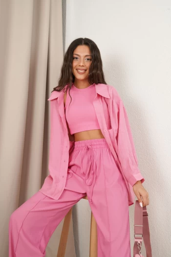 Pembe Beli Lastikli Pantolon, Pembe Halka Detaylı Croptop, Pembe Düşük Omuz Oversize Gömlek