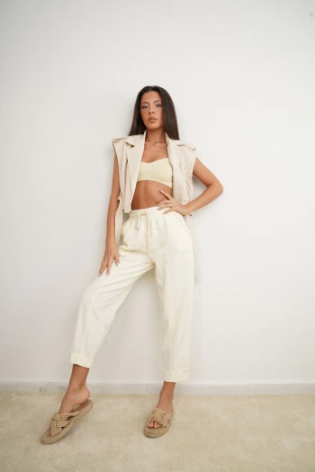 Ekru Gabardin Pantolon, Bej Kuşak Detaylı Ceket