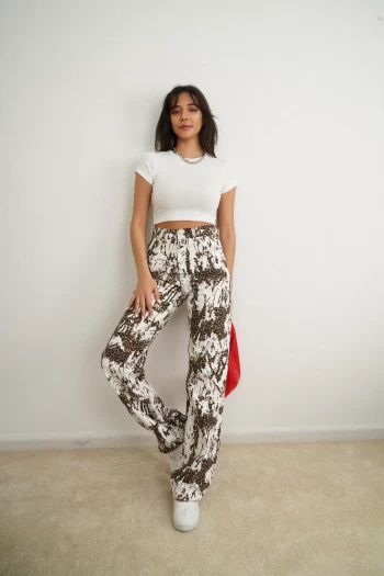 Ekru ZR Croptop, Beyaz ZR Desenli Wide Leg Jean