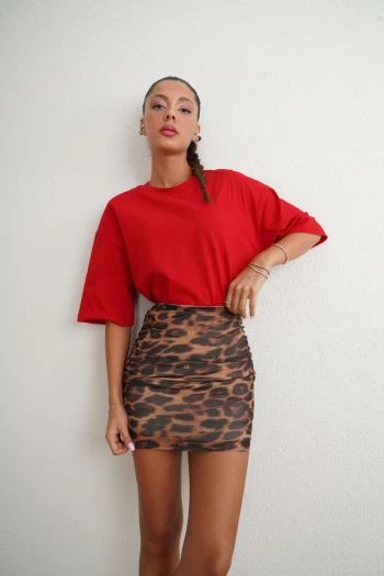 Kırmızı Bisiklet Yaka T-Shirt, Siyah Leopar Desen Tül Etek