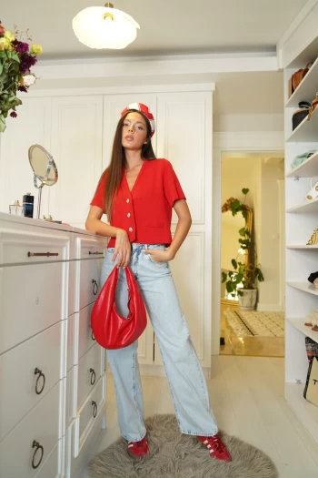 Buz Mavisi Yırtık Detaylı Jean