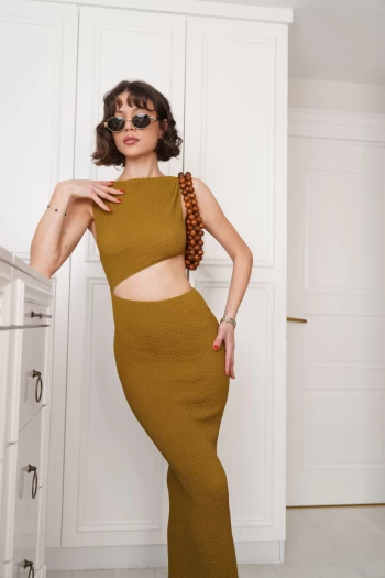 Zeytin Yeşili Zr Dekolte Detaylı Bürümcük Elbise