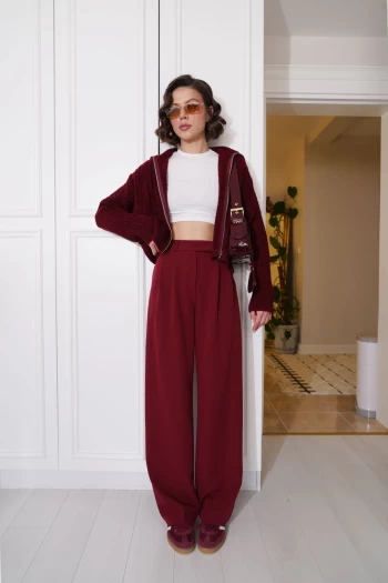 Bordo Palazzo Pantolon, Beyaz Uzun Kollu Crop, Bordo Zr Triko Hırka