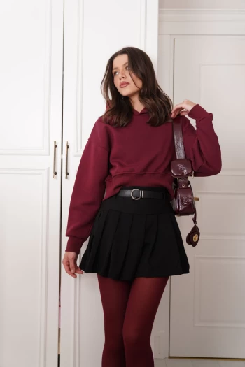 Siyah Kemer Detaylı Pileli Şort Etek