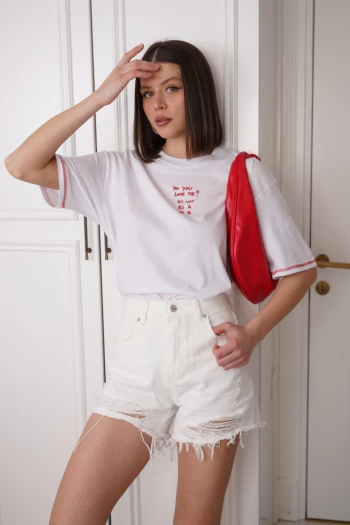 Beyaz Dikiş Detaylı T-Shirt