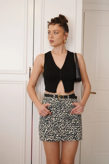 Siyah Triko Yelek, Ekru Leopar Jean Etek