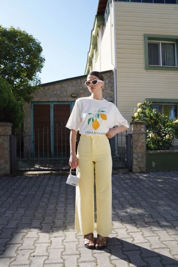 Beyaz Baskılı Oversize T-Shirt, Sarı Orj Marka Wide Leg Jean