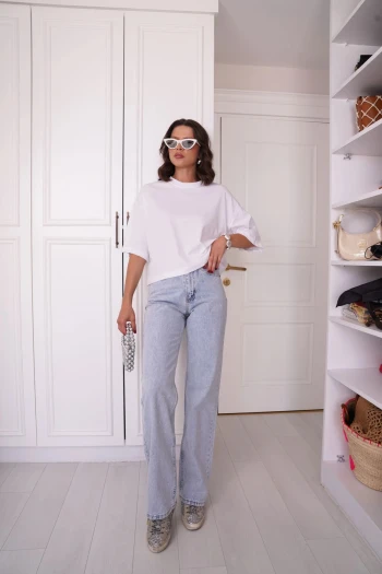 Buz Mavisi Orj Model Taşlı Jean, Beyaz Orj Marka T-Shirt