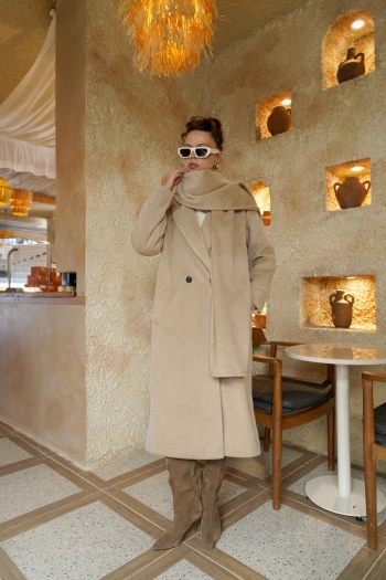 Bej Şal Detaylı Uzun Kaban