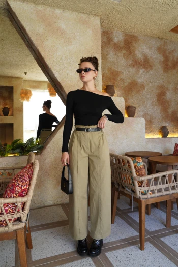 Haki Kemer Detaylı Pantolon