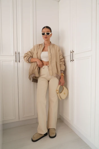 Bej Fermuarlı Bomber Ceket