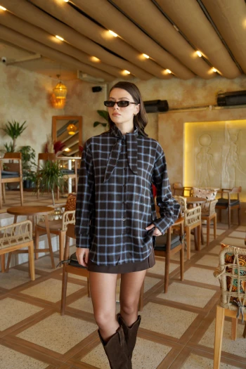 Kahverengi Ekose Bağlamalı Gömlek