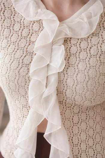 Bej Fırfır Detaylı Dantel Hırka