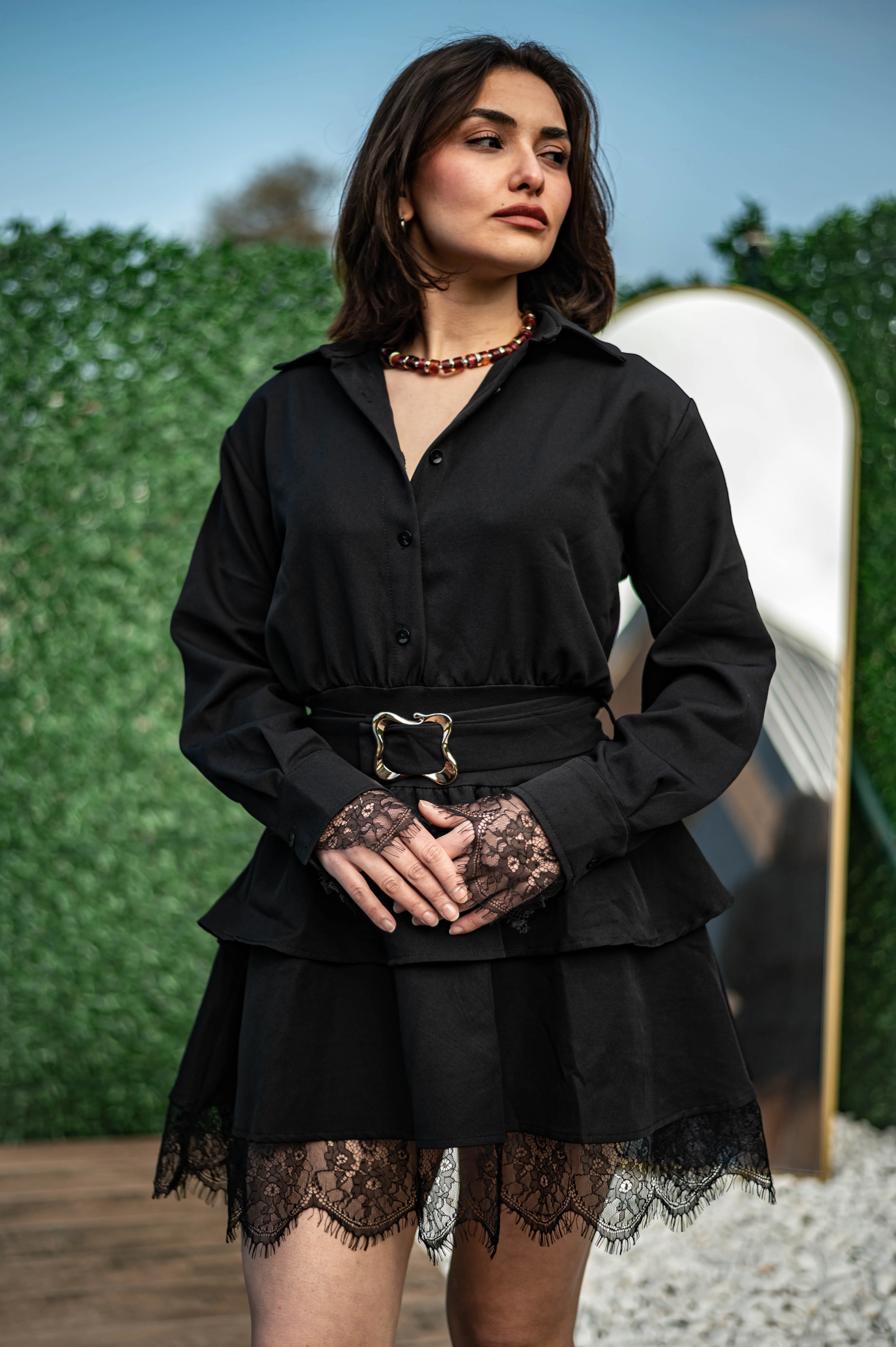 Siyah Dantel Detaylı Gömlek Elbise