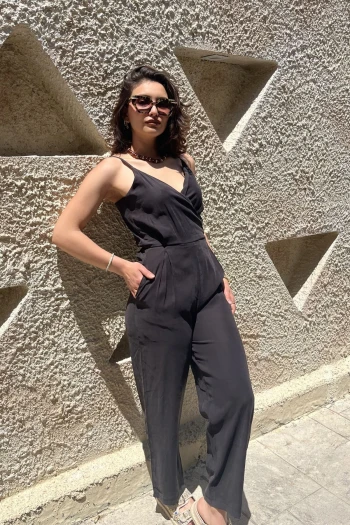Siyah Askılı Tulum
